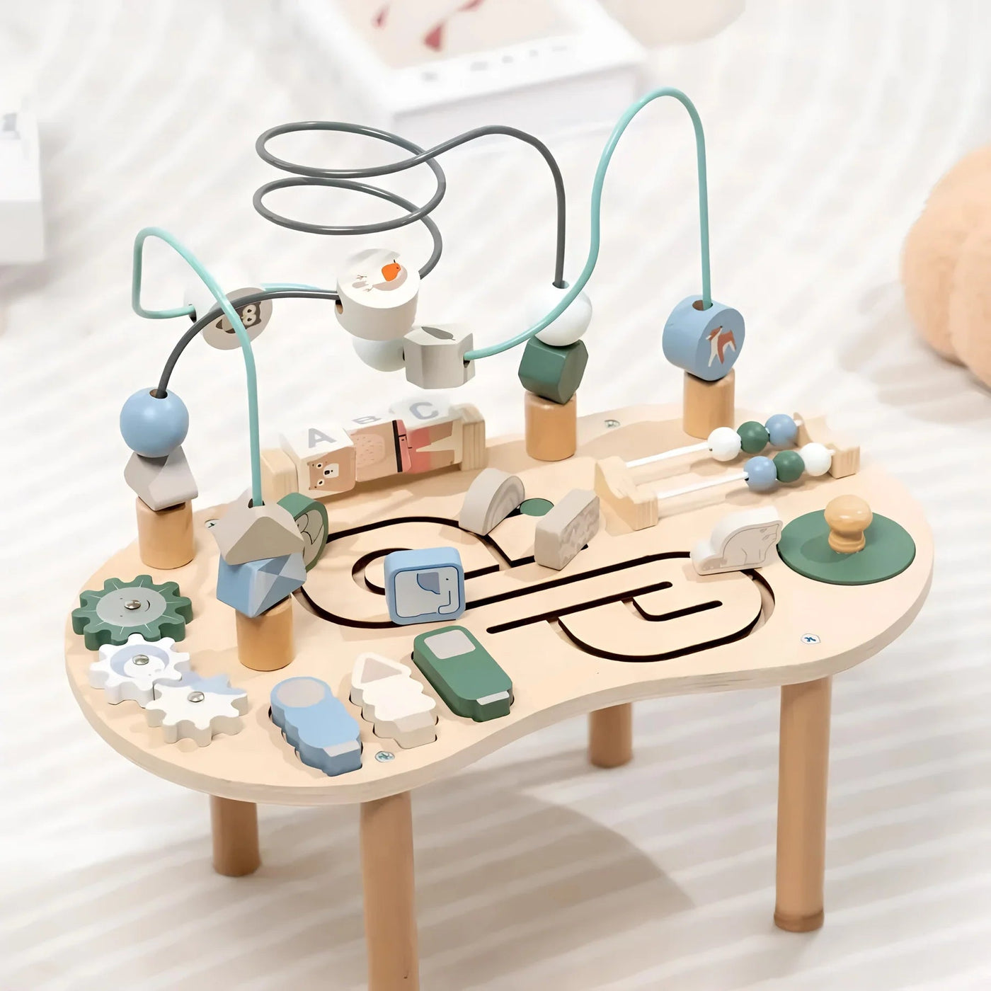 Montessori Aktivitätstisch aus Holz – Multifunktionaler Lerntisch für Kinder 4-36 Monate mit Kugelbahn und Formensortierer 2