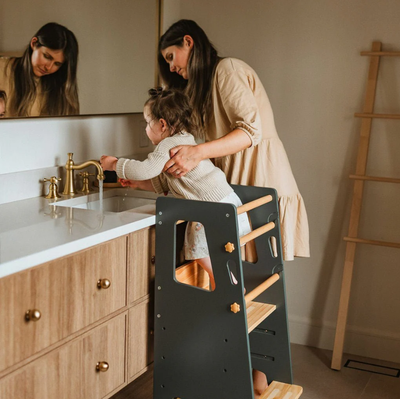 Montessori Lernturm aus Holz für Kinder – Höhenverstellbar, Wasserabweisend, Rutschfeste Trittfläche, Grau 1